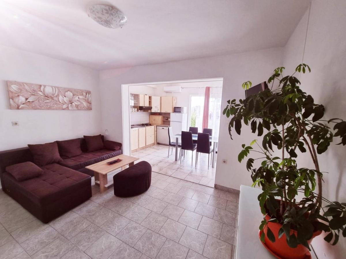 Apartments Nada Krk Town Luaran gambar